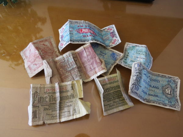 WWII-German-Paper-Money-Brought-Back-By-Veteran
